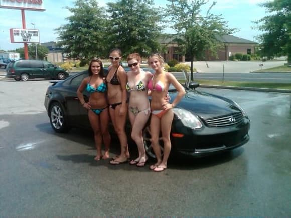 hooters girl car wash