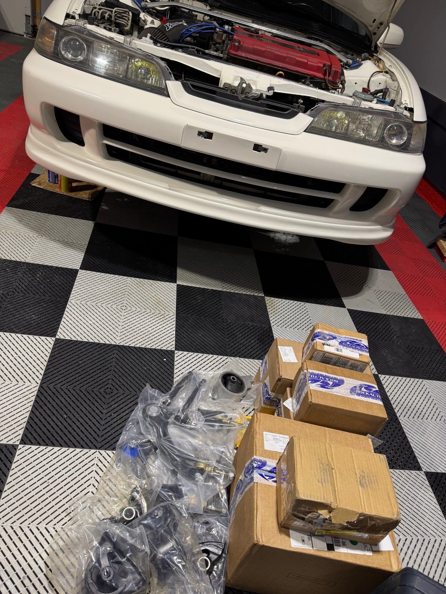Bunch of parts arrived! Lots of work ahead!