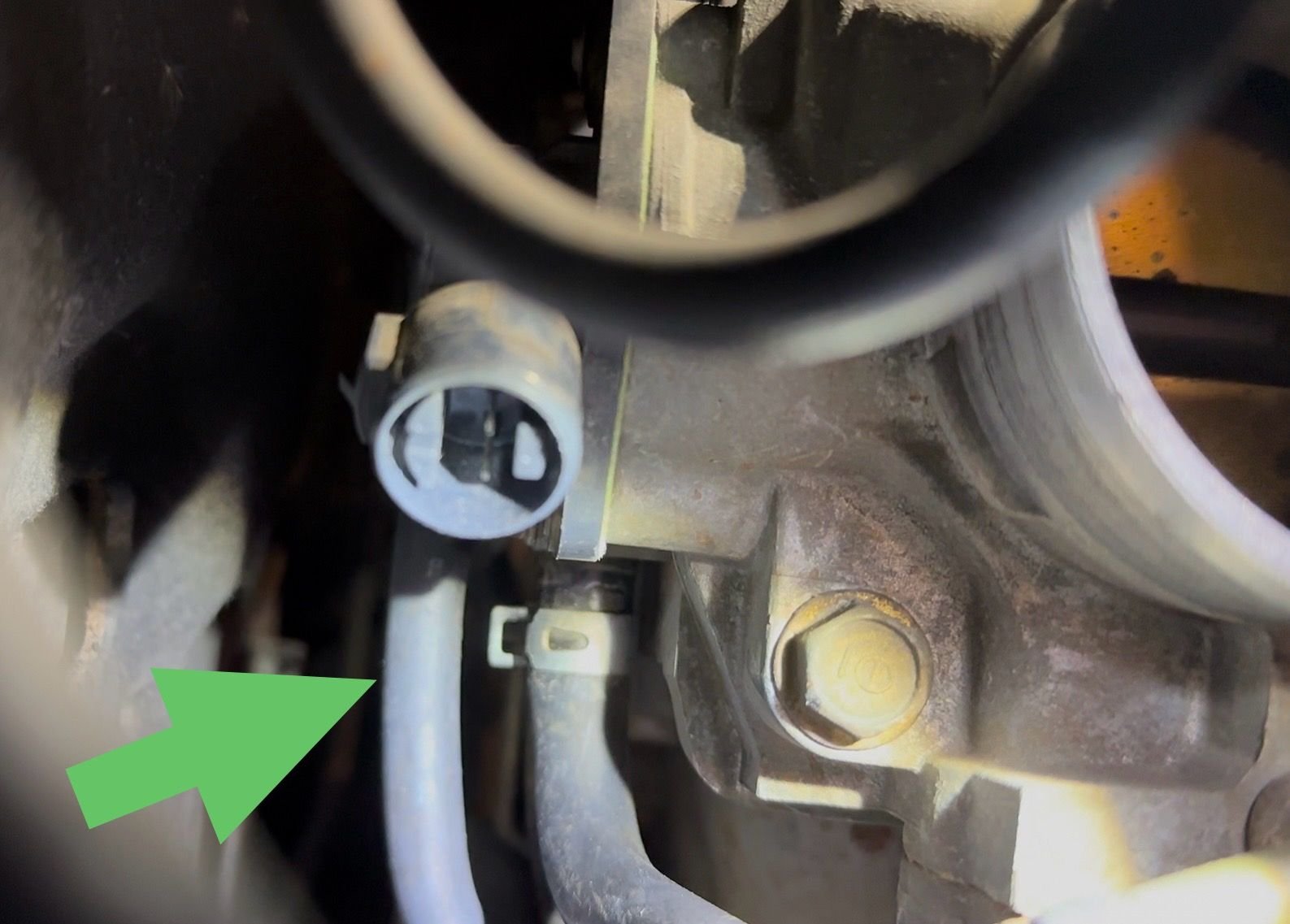 You can�t see the crack, but I have no idea what hose this on even is and now I need to replace it as well.