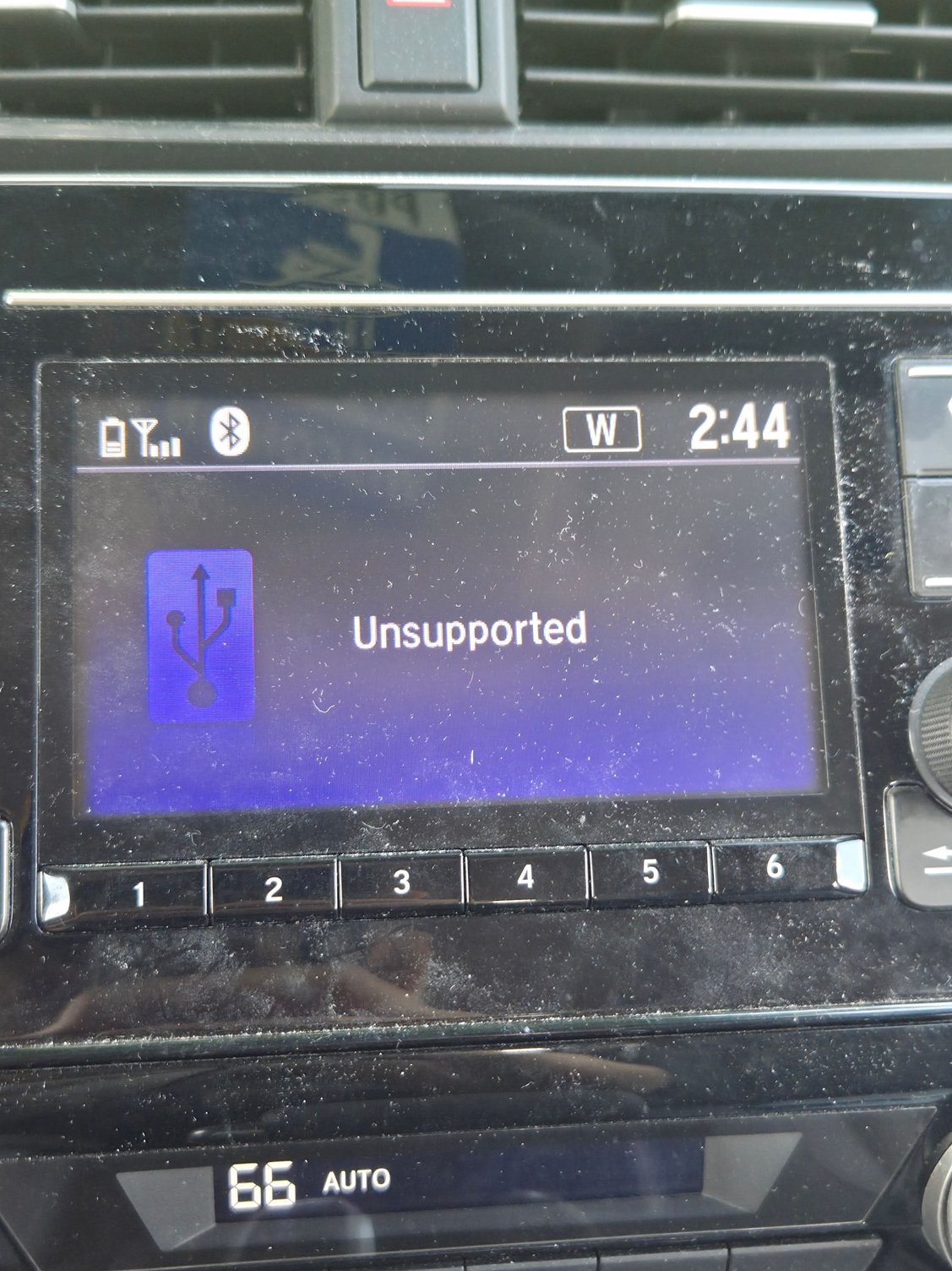 On my S25 I plug in usb and get this error message. Ive tried other cables as well that transfer data and get the same message. But when I use an iphone it plays the music. 