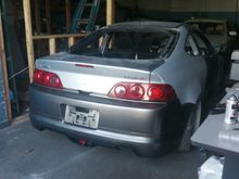 Drop Off Day at the Cordero Built Shop. Just look at that quarterpanel 😂