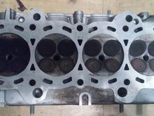 Honda CRV B20Z1/PPA-2 DOHC nonvtec cylinder head combustion chambers view