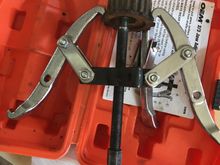 Jaw puller tool from Autozone