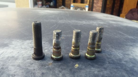 Napa 641-2791 06 acura tl studs. 3/8 of an inch taller than stock studs and same spline count. I got the front 8 for 17.##. Much cheap alternative to arp.