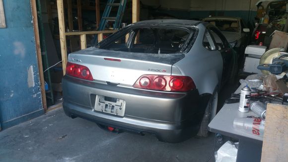 Drop Off Day at the Cordero Built Shop. Just look at that quarterpanel 😂