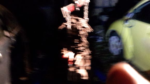 I didn't even mean tontake this hence how blurry it is but you can kindq see the motor hanging off da stand