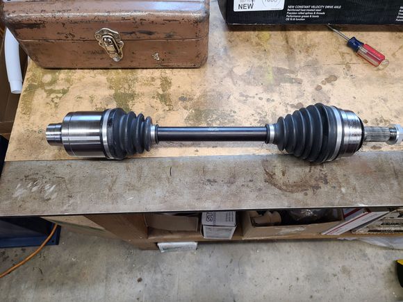 Frankenstein axle - 87 Accord passenger axle with DC Integra driver axle inner joint.