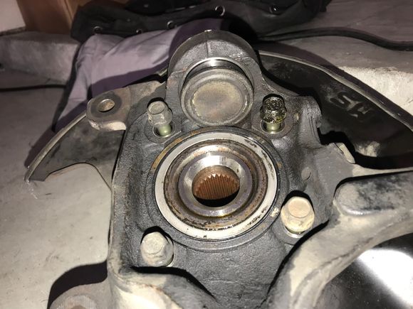 Ball joint doesn’t back out bc wheel bearing is in the way. 