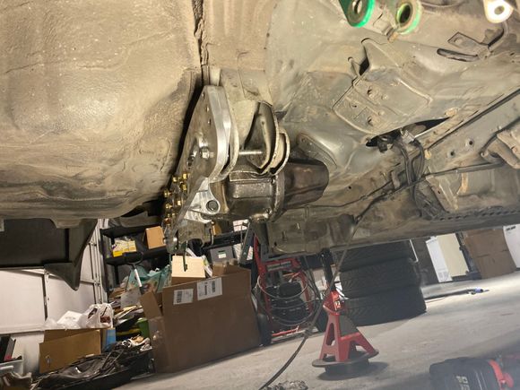 Rear diff mounted! I had to cut out a section of the subframe and bang up the floor. The sad part is a spare tire can no longer be mounted due to the floor being banged up to allow for the rear diff to sit in place. 