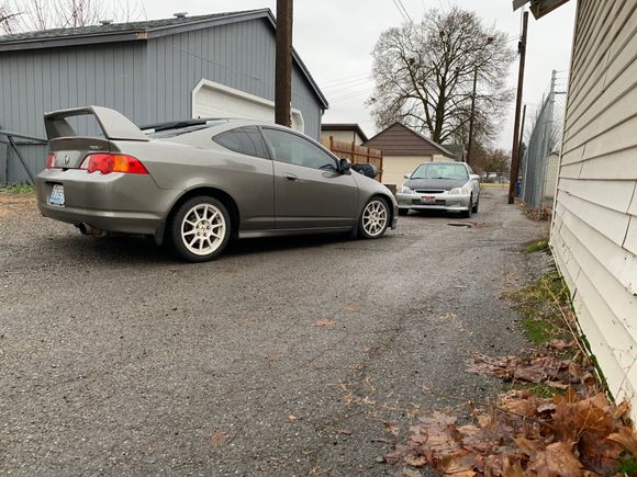 So now that I have this new RSX.. and no green car flipper profit, I must sell my salvage title 300k mile sedan. I kind of got it for 100 dollars as a pile of shit, see next pic...