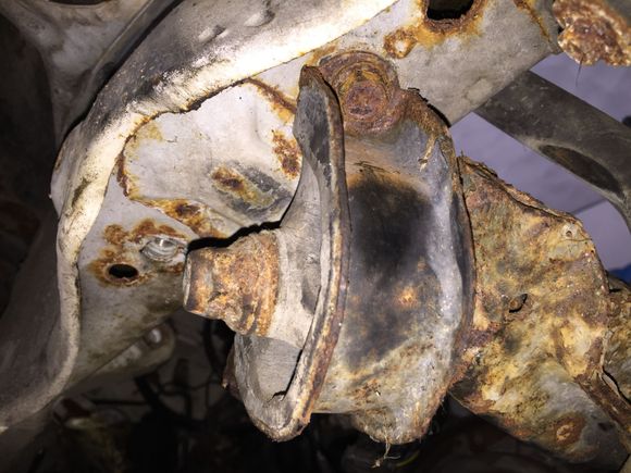 Rusted out front torque mount.
