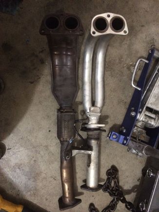 Side by side with the DC Downpipe from the F22b2 and the little adapter that was before my cat.The Length wont be a problem