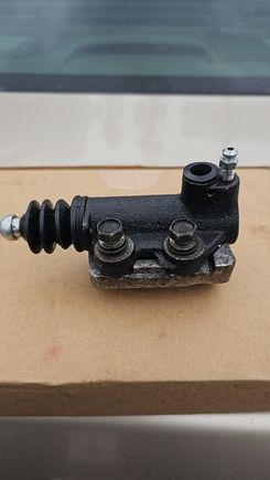 98 Accord Slave cylinder - orientation when mounted