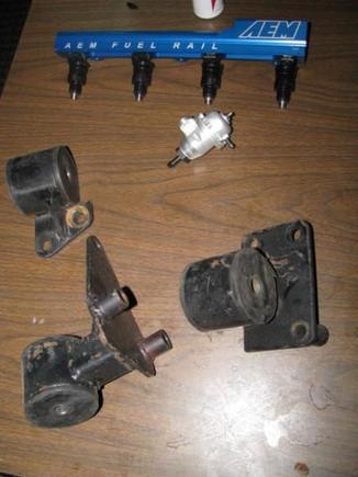 aem fuel rail, 750cc inj, aem fpr, n b series to ef  mounts yonaka motorsport...getin closer 2 d day