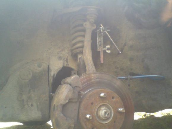make sure its really tight by putting something between the wing nuts and tightening them up as much as you can