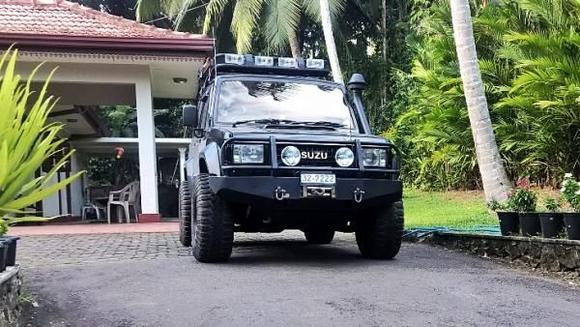 Isuzu trooper UBS 55