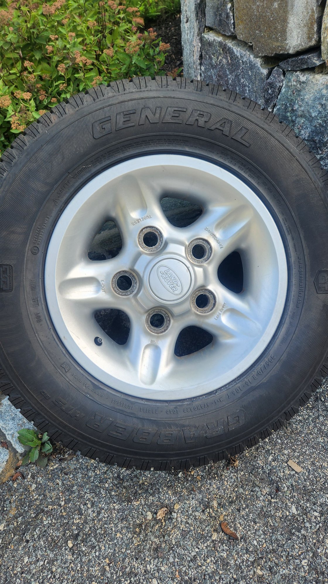 Wheels and Tires/Axles - Wheels/Tires from 1997 Discovery 1 -- $400 - Used - 1994 to 1999 Land Rover Discovery - Manchester By The Sea, MA 01944, United States