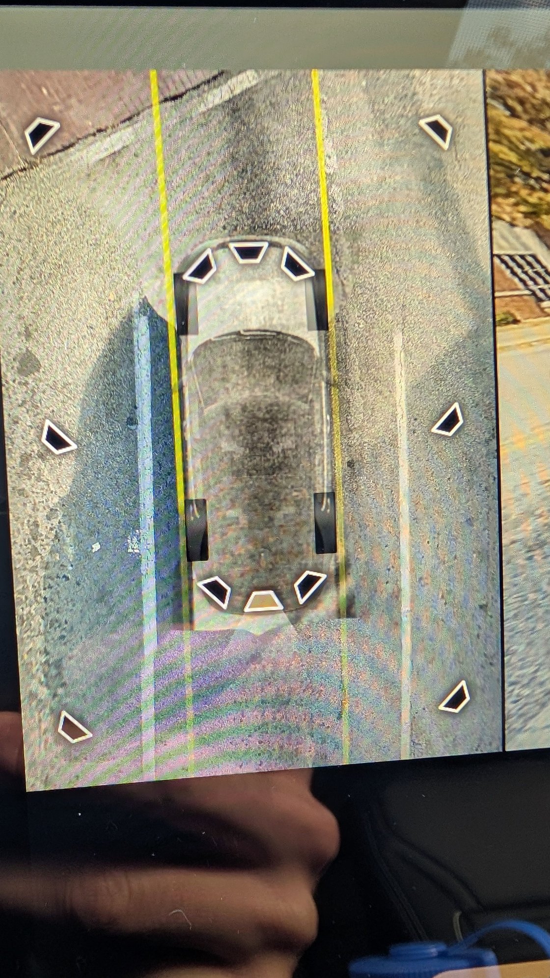It accurately captures what is under the vehicle 