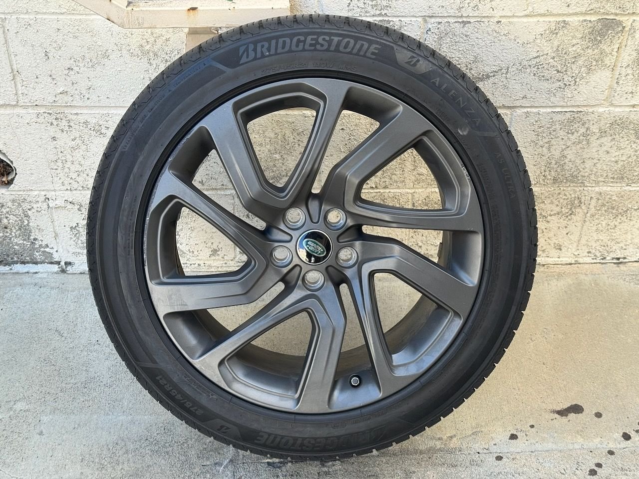 Wheels and Tires/Axles - Five 21" Land Rover Discovery Wheels and Tires - Used - -1 to 2026  All Models - Los Angeles, CA 90029, United States