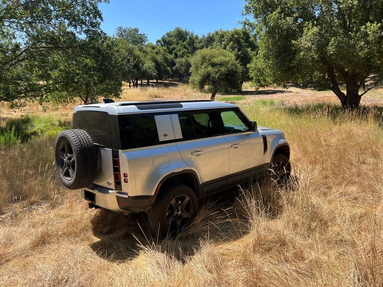 2021 Land Rover Defender - Looking For a Good Home - 2021 Defender 110 SE - Used - VIN SALEP7RU1M2041000 - 39,500 Miles - 6 cyl - AWD - Automatic - SUV - Silver - Los Gatos, CA 95033, United States