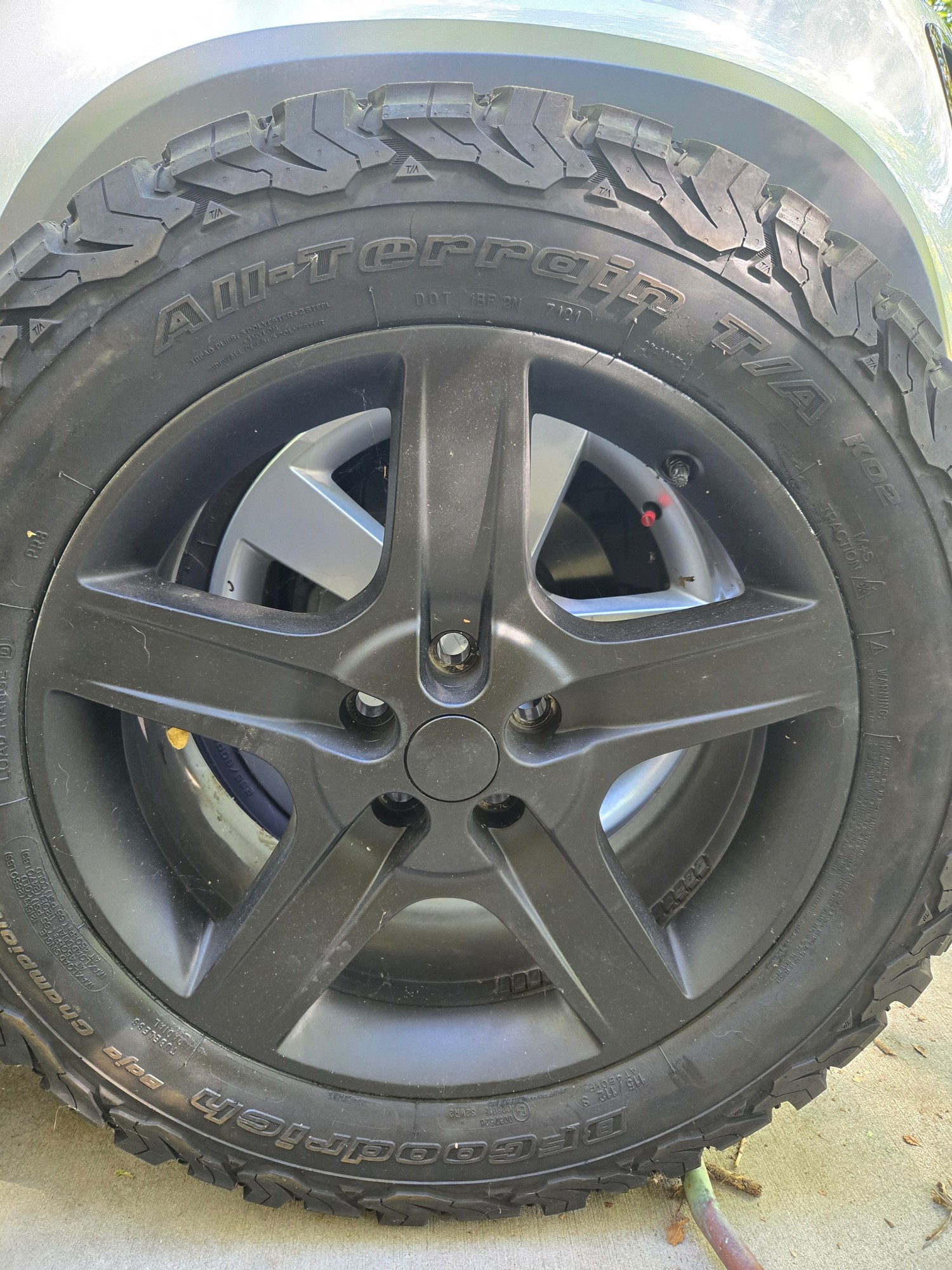 Wheels and Tires/Axles - Defender 20" wheels and KO2s (set of 5) - Used - All Years  All Models - Madison, WI 53726, United States