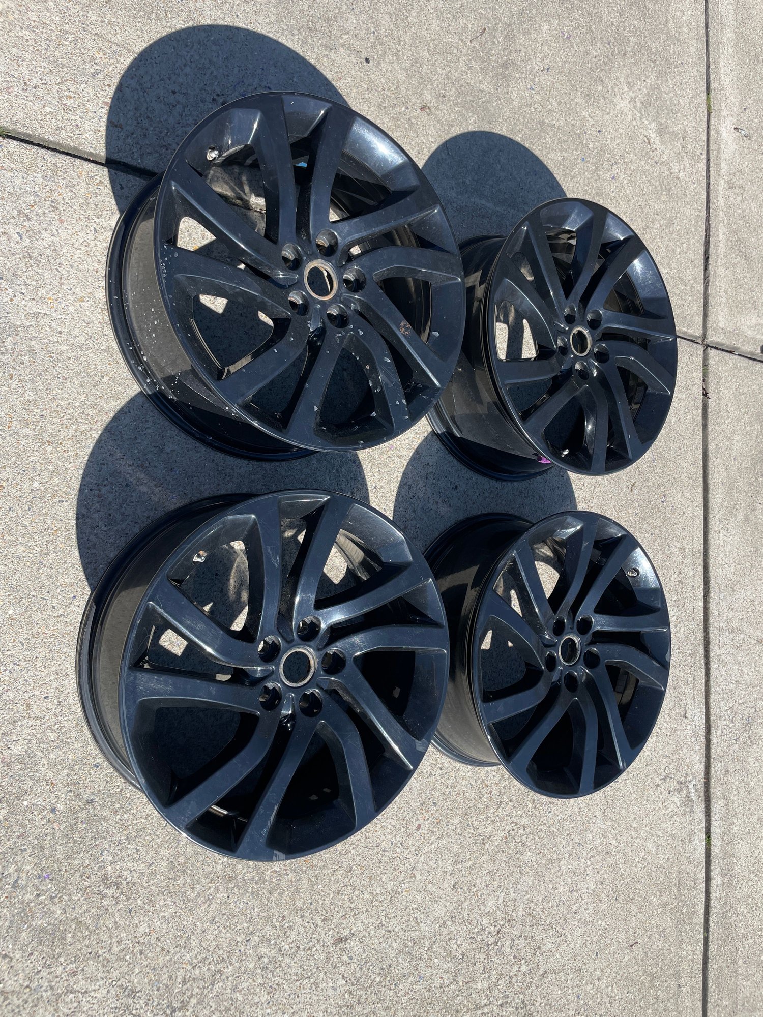 Wheels and Tires/Axles - Discovery 5 Alloy Wheel - 20' 5 Split-Spoke 'Style 5011' - Used - 2017 to 2024 Land Rover Discovery - Raleigh, NC 27614, United States