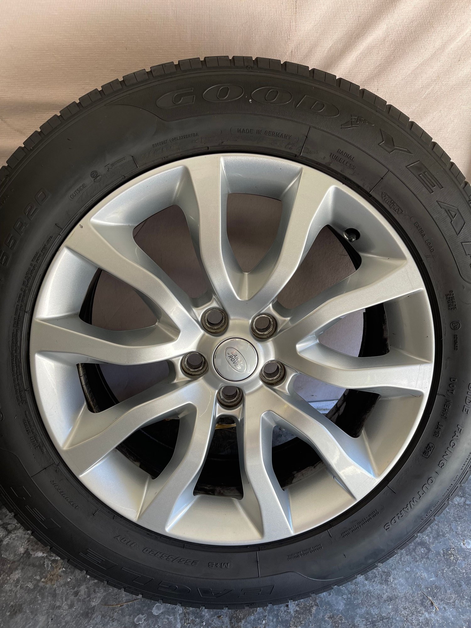 Wheels and Tires/Axles - Factory OEM Range Rover Wheels & Tires 2014+ - Used - 0  All Models - Channel Islands, CA 93035, United States