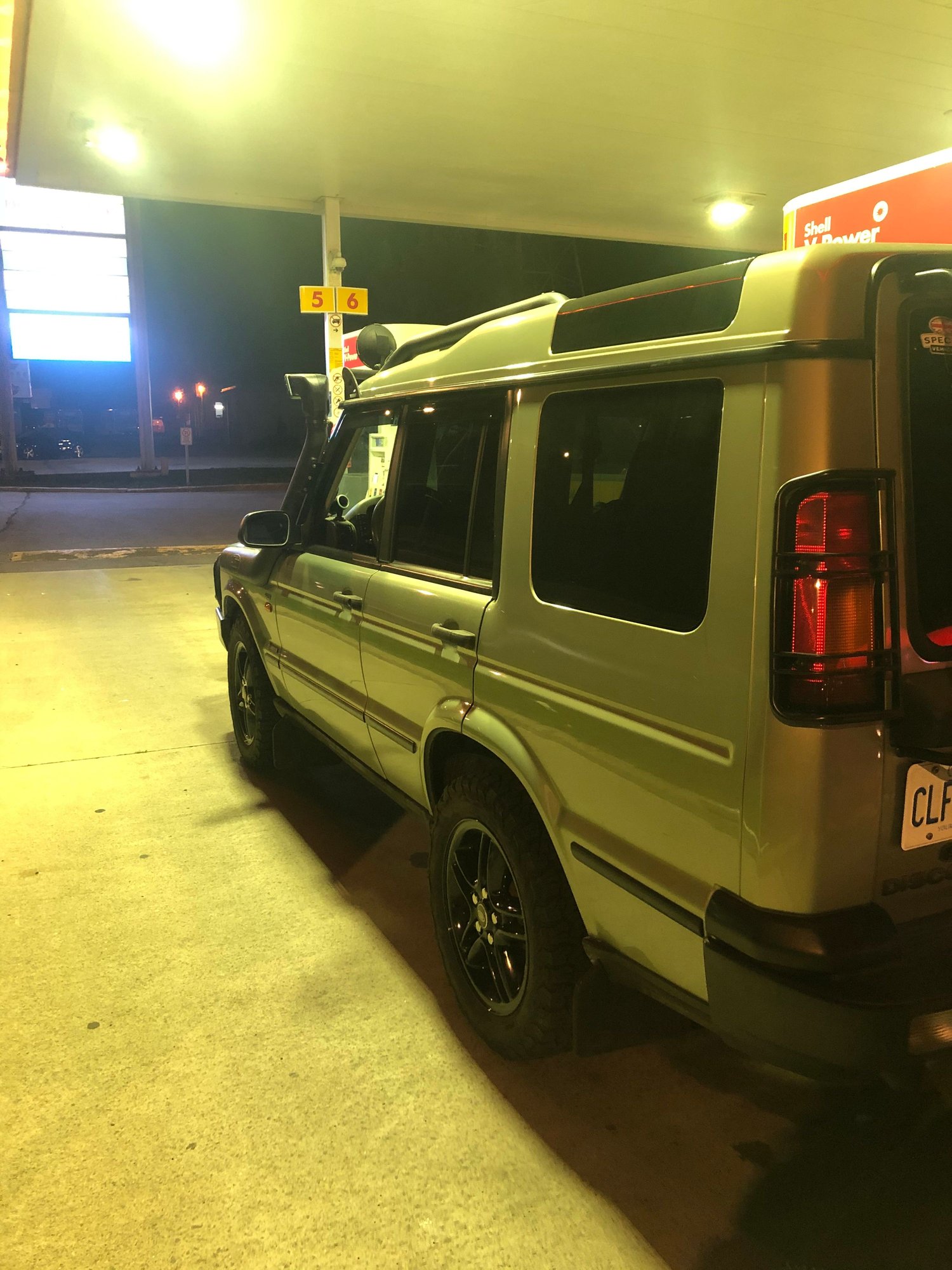 2004 Land Rover Discovery - 2004 discovery - Used - VIN SALTW19404A842448 - 71,000 Miles - 8 cyl - 4WD - Automatic - SUV - Other - Cambridge, ON N1R7J7, Canada