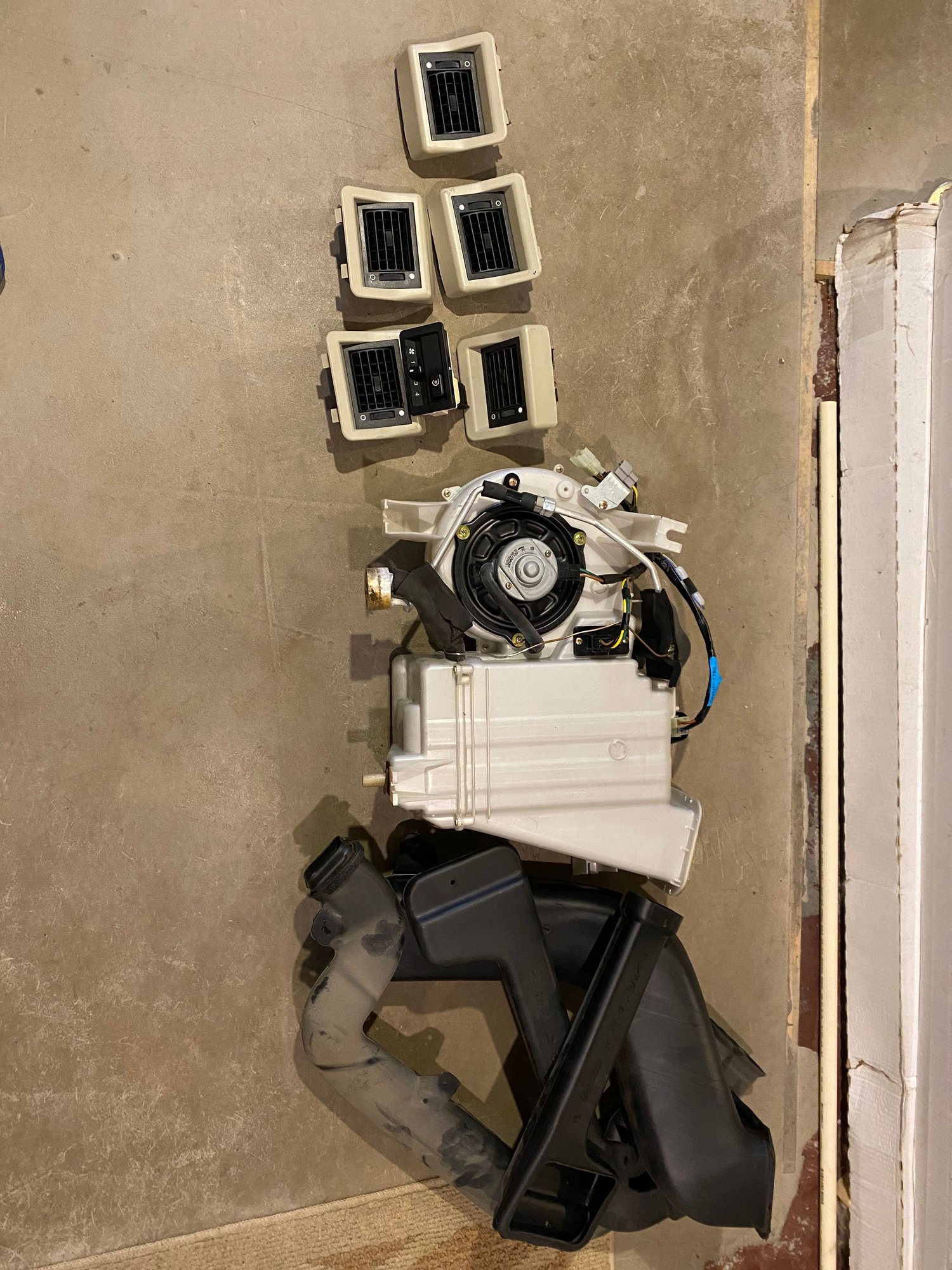 Miscellaneous - D2 rear AC components - Used - 2003 to 2004 Land Rover Discovery - Chelmsford, MA 01824, United States