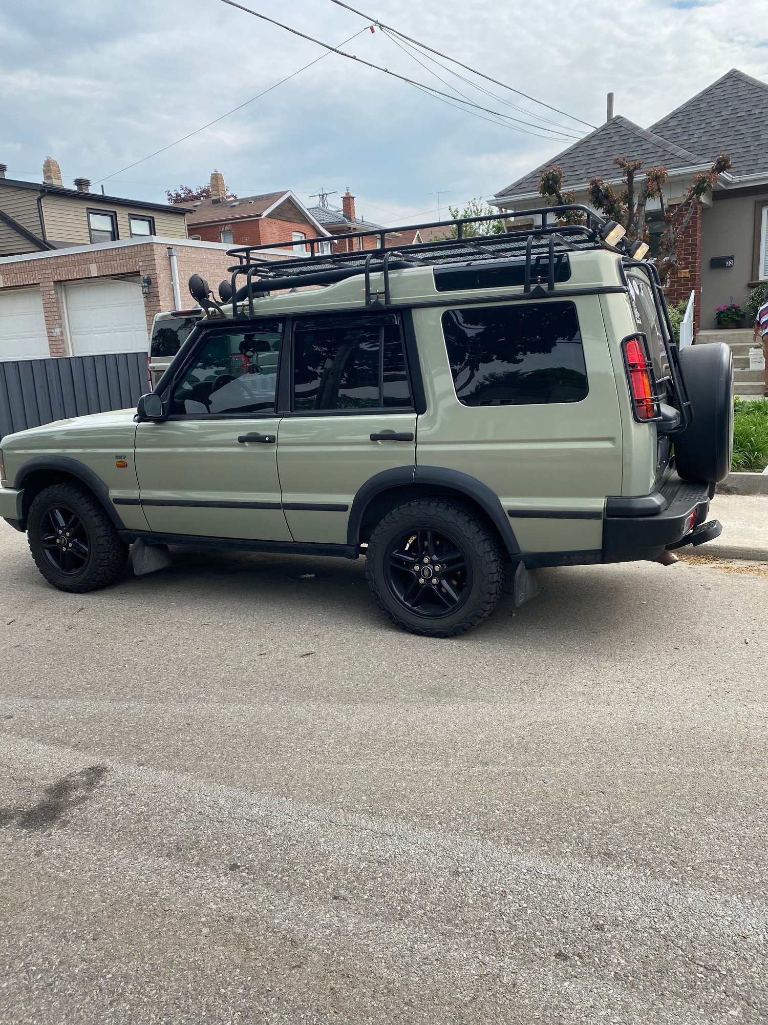 2004 Land Rover Discovery - 2004 discovery - Used - VIN SALTW19404A842448 - 71,000 Miles - 8 cyl - 4WD - Automatic - SUV - Other - Cambridge, ON N1R7J7, Canada