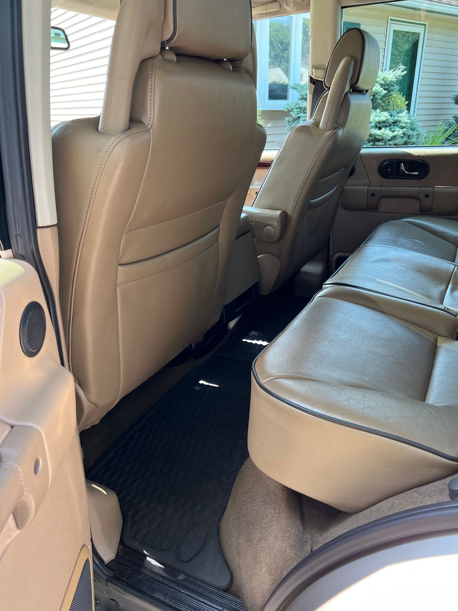 2002 Land Rover Discovery - 2002 D2 For Sale - Used - VIN SALTY12452A757347 - 136,000 Miles - 6 cyl - AWD - Automatic - SUV - Gold - North Plainfield, NJ 07062, United States