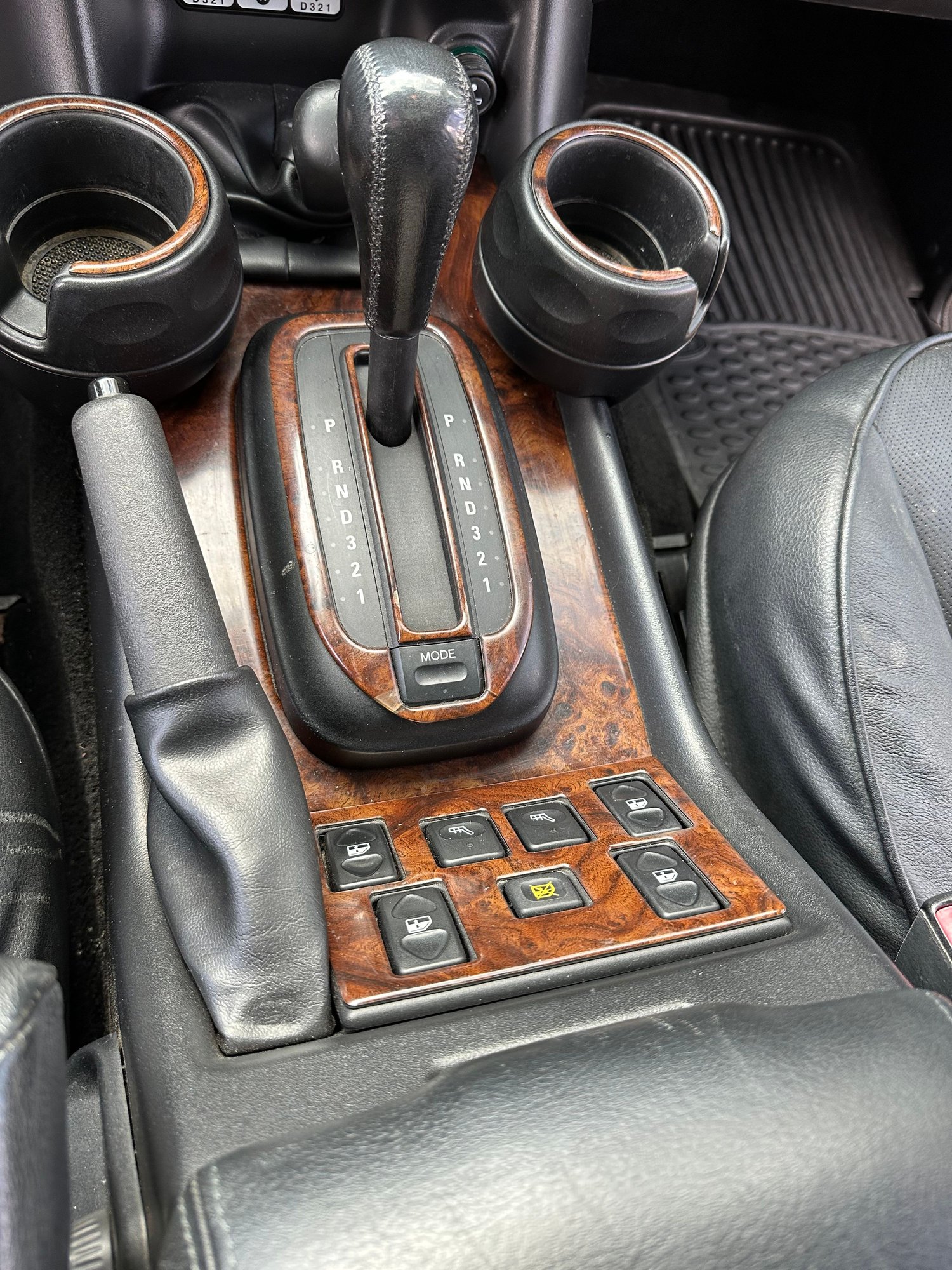 2003 Land Rover Discovery - 2003 Discovery 2 SE7 - Used - VIN SALTW16423A814573 - 120,546 Miles - 8 cyl - 4WD - Automatic - SUV - Gray - Hudson, MA 01749, United States