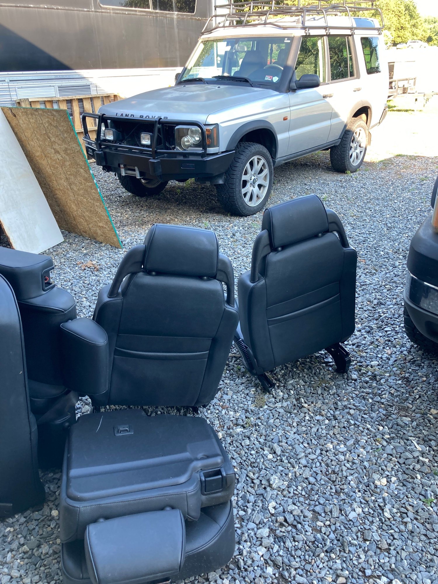 Interior/Upholstery - Black Disco II seats - Used - 2003 to 2004 Land Rover Discovery - Forest, VA 24551, United States