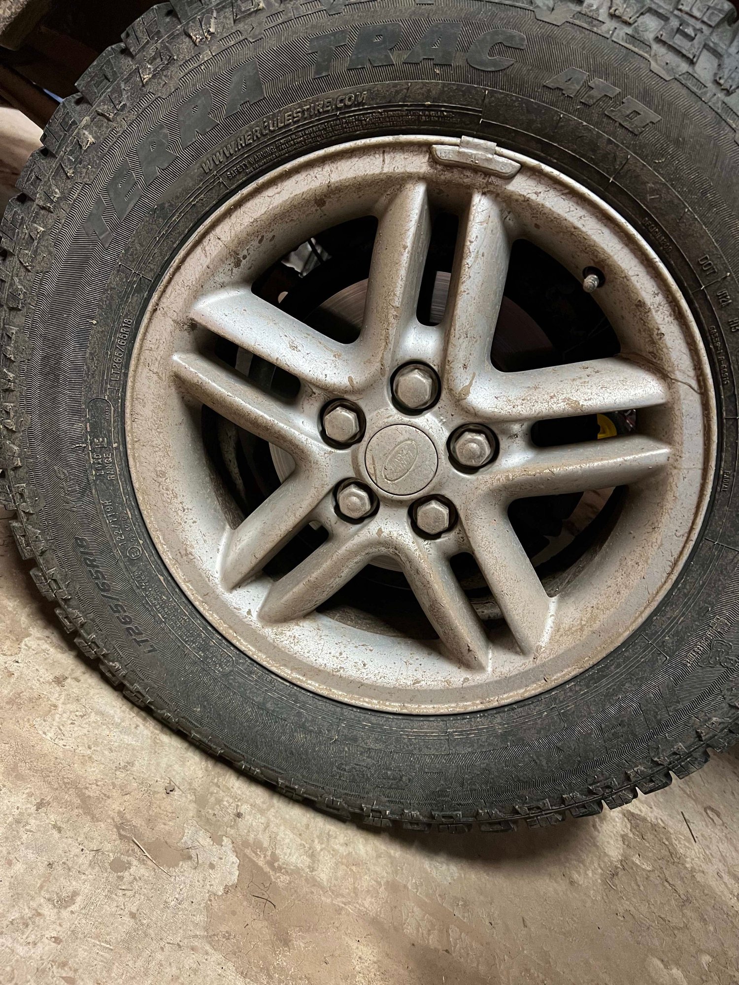 Wheels and Tires/Axles - Set of 5 -18" Hurricane Wheels & Herrcules TerraTrac AT2 LT265/65R18 90%  Eugene, OR - Used - 1999 to 2004 Land Rover Discovery - Junction City, OR 97448, United States