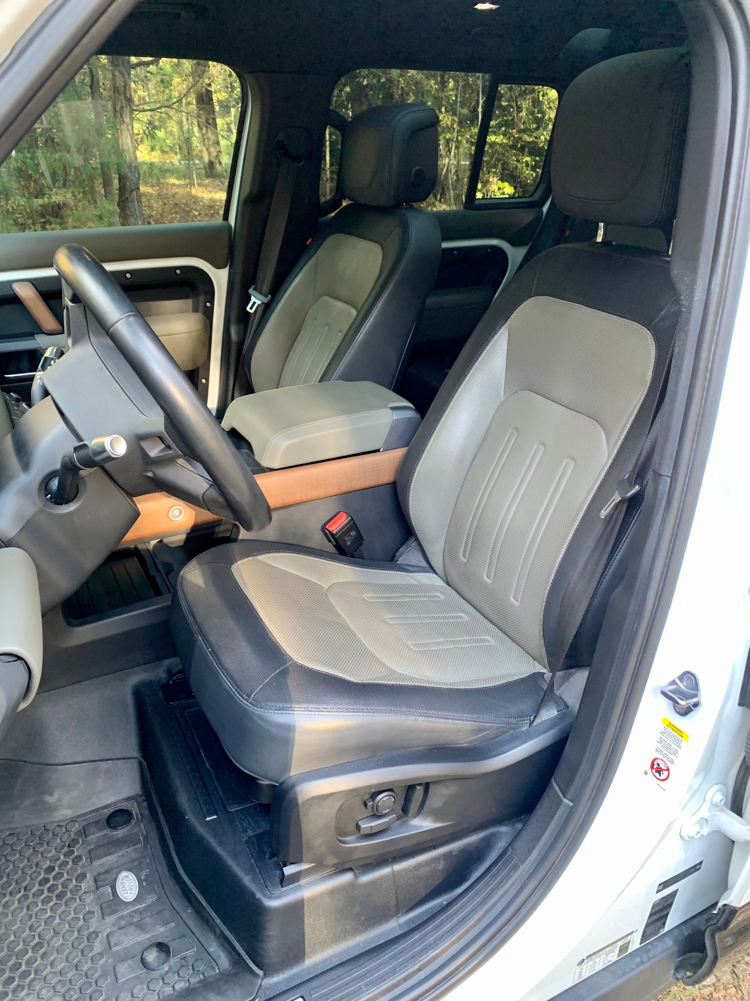 2021 Land Rover Defender - 2021 Defender HSE X-Dynamic - Used - VIN SALE37RU2M2042085 - 48,500 Miles - 6 cyl - AWD - SUV - White - Lexington, SC 29072, United States