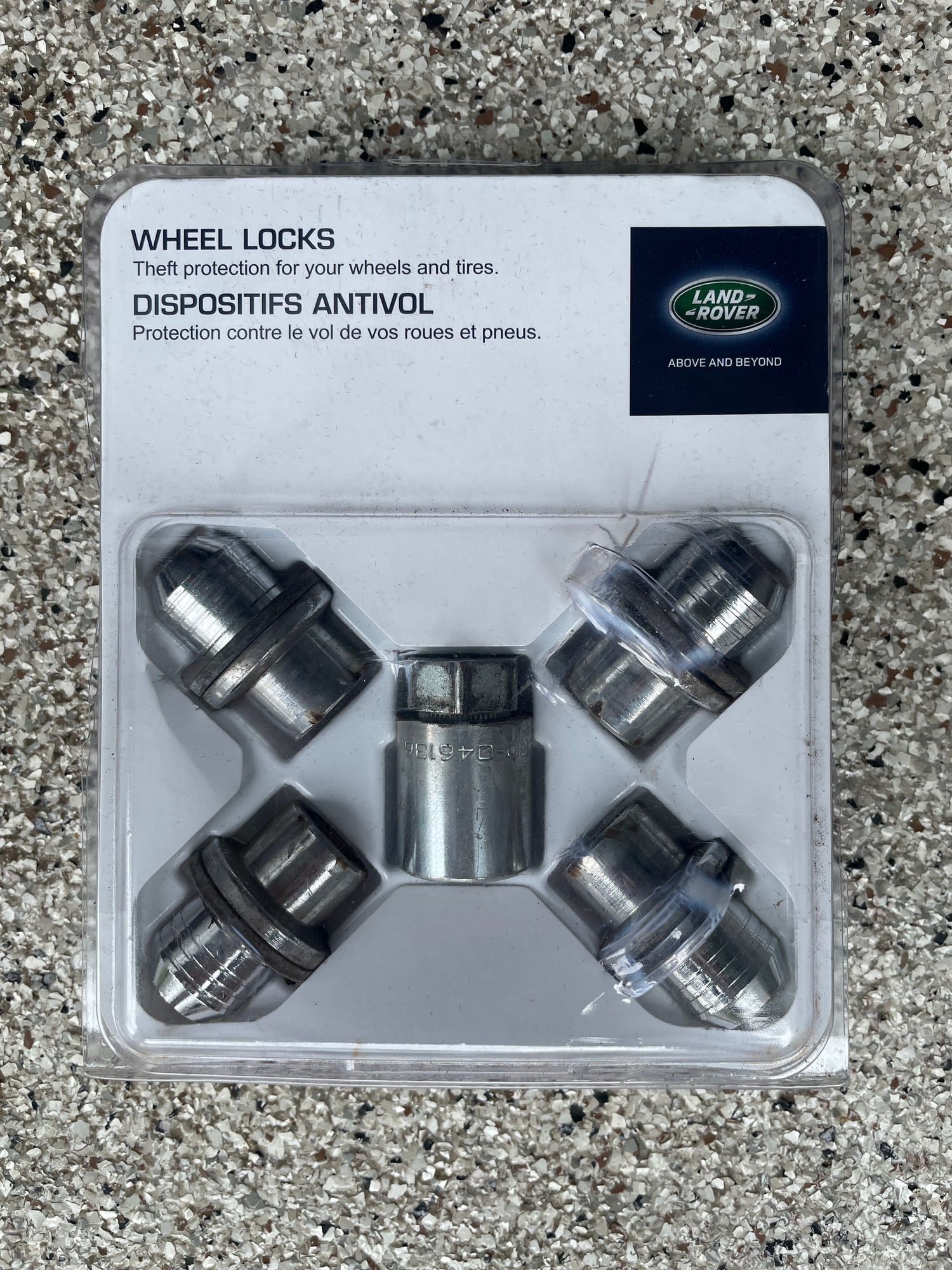 Wheels and Tires/Axles - Land Rover Chrome OE Wheel Locks (VUB504120) - Used - 2018 to 2022 Land Rover Discovery - Chatham, NJ 07928, United States