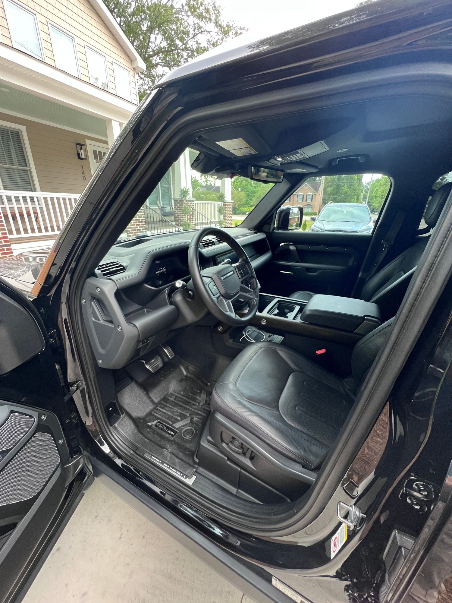 2020 Land Rover Defender - 2020 Land Rover Defender 110 X - Used - VIN SALEXEEU7L2021360 - 45,900 Miles - 6 cyl - 4WD - Automatic - SUV - Black - Columbia, SC 29201, United States