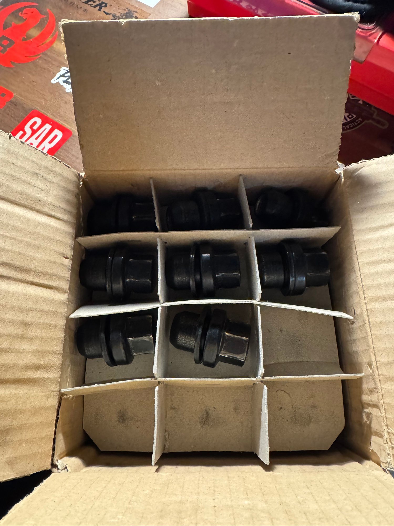 Accessories - Black & Silver Lugnuts and Locks - Used - 2019 to 2025 Land Rover Defender - Queen Creek, AZ 85142, United States