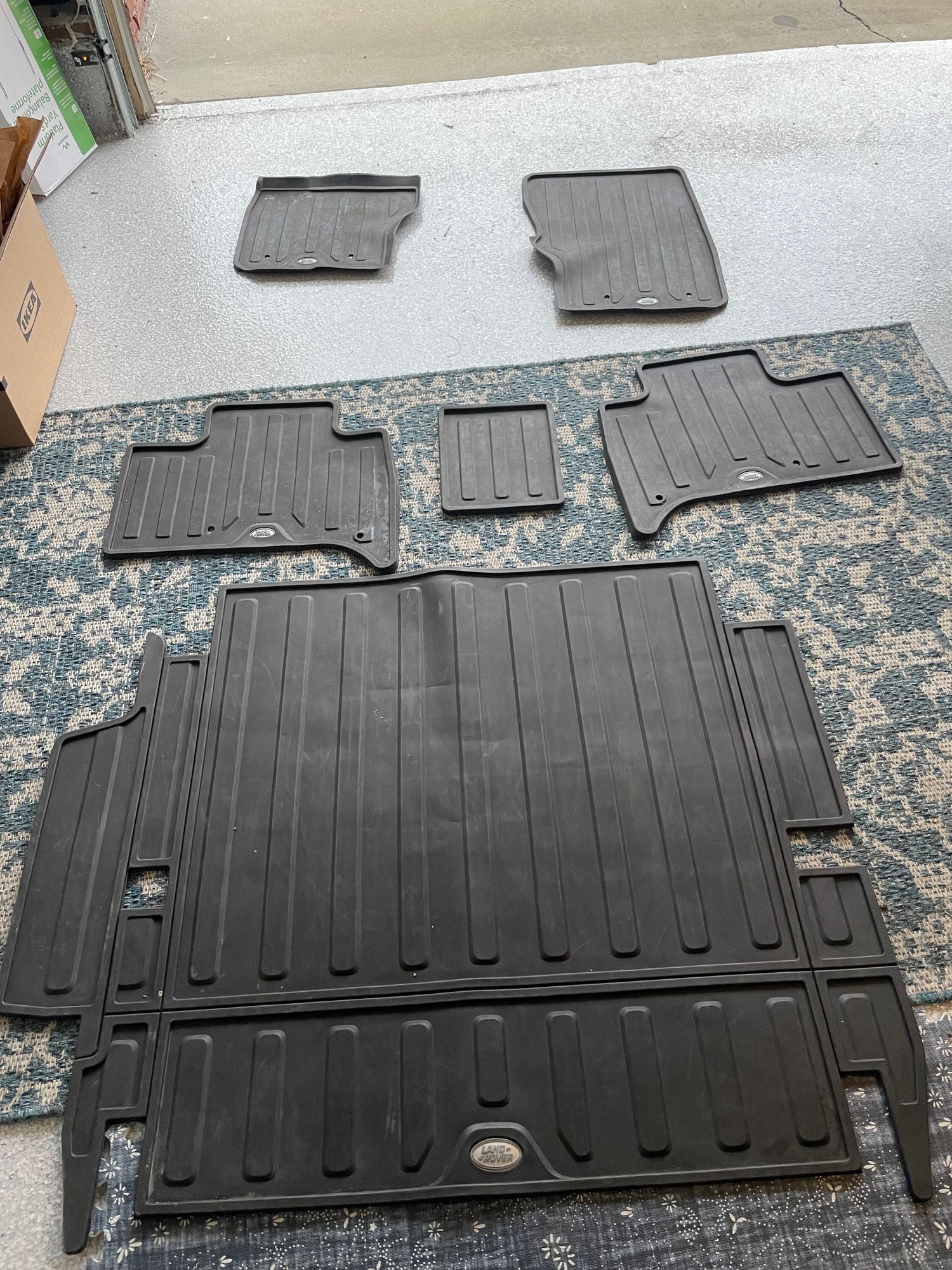 Accessories - OEM cover, Rubber Floor mats, and Rear fabric sun shades - Used - 2017 to 2021 Land Rover Discovery - Los Angeles, CA 90732, United States