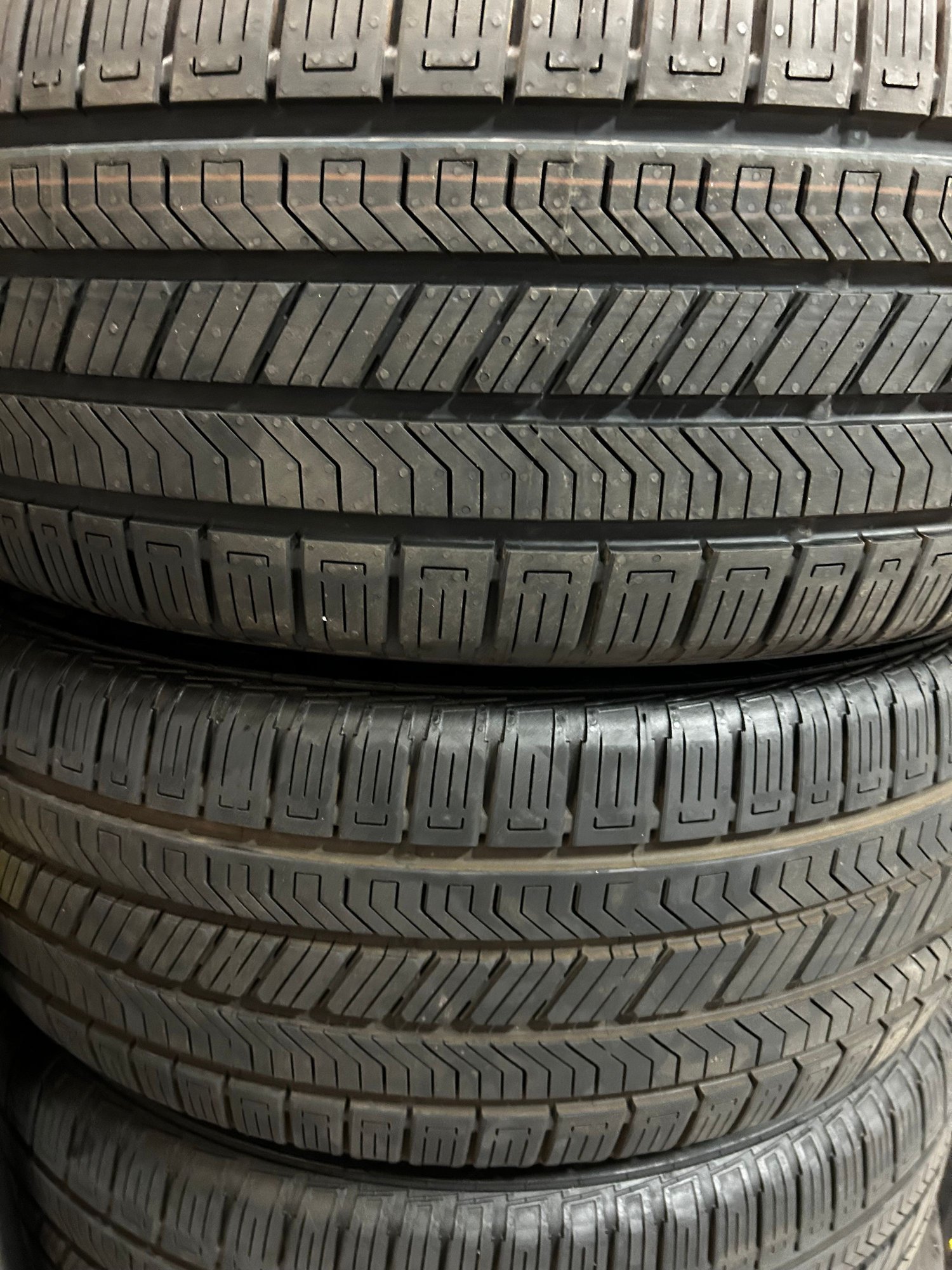 Wheels and Tires/Axles - 22" Style 5098, Gloss Black wheels (total of 5) - Used - 2020 to 2026 Land Rover Defender 110 - Mountain View, CA 94043, United States