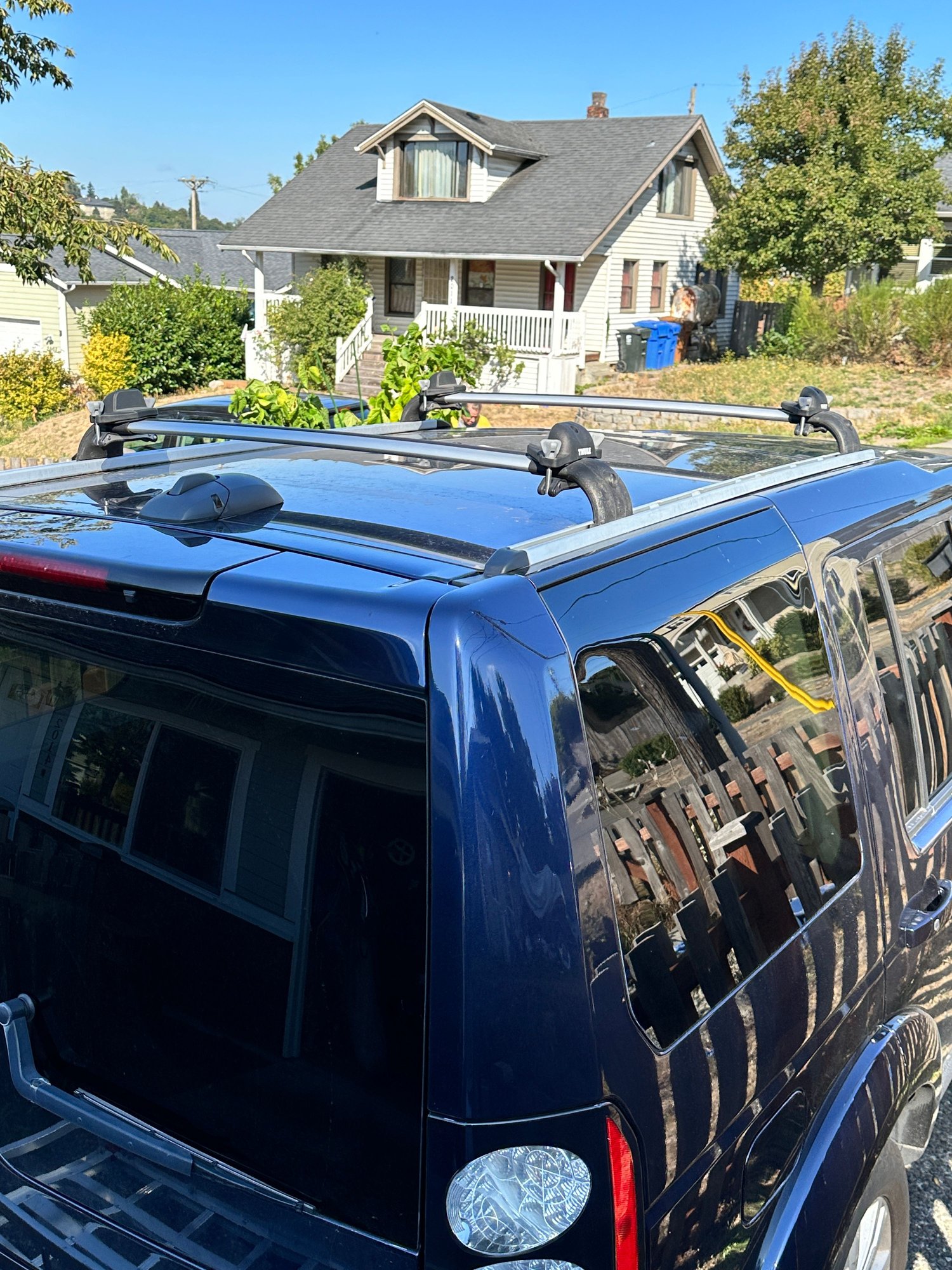 2014 Land Rover LR4 - 2014 Land Rover LR4 HSE LUX sport utility - $20,000 (Northeast Tacoma) - Used - VIN SALAK2V64EA705773 - 145,118 Miles - 6 cyl - 4WD - Automatic - SUV - Blue - Tacoma, WA 98404, United States