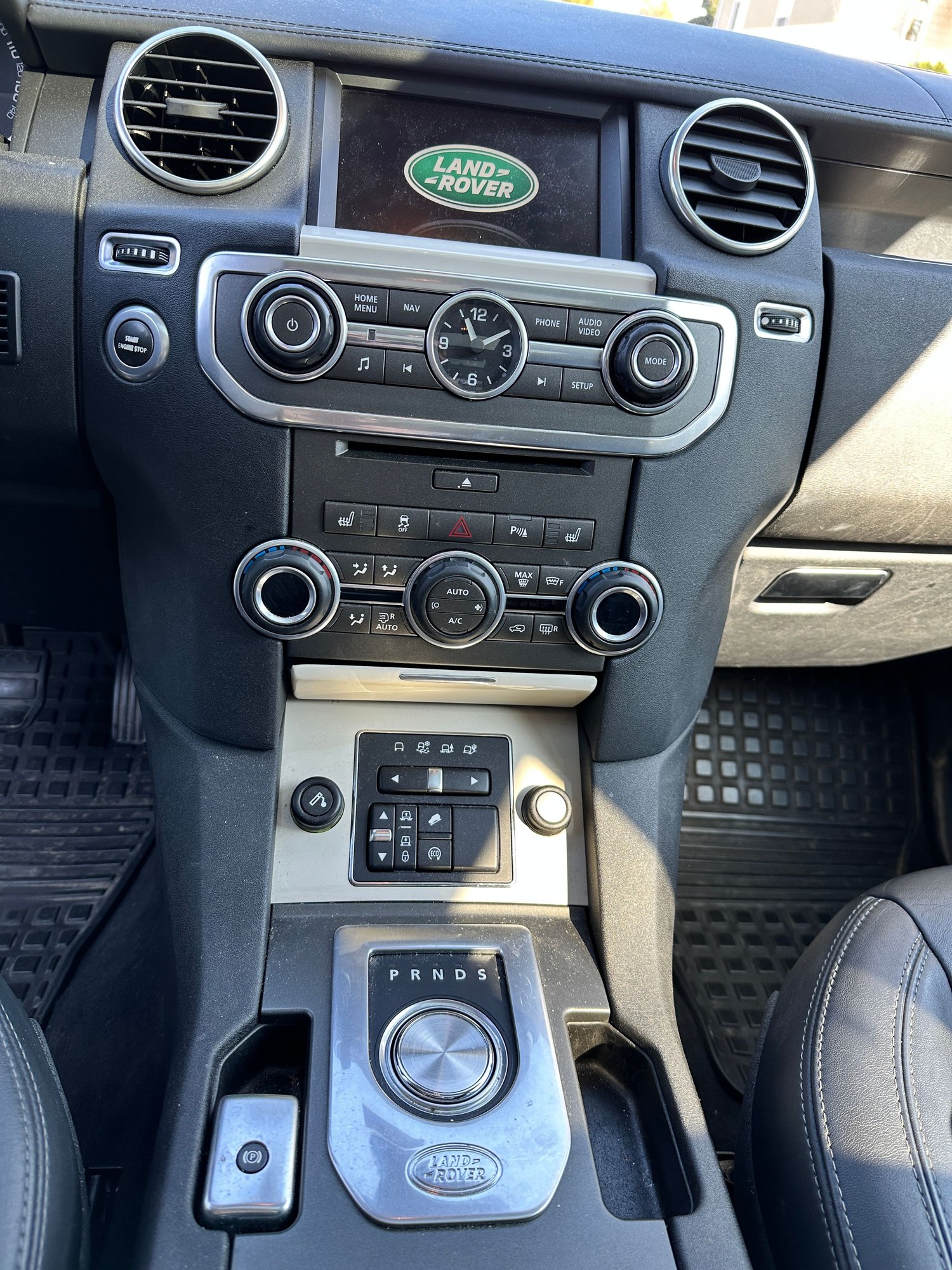 2014 Land Rover LR4 - 2014 Land Rover LR4 HSE LUX sport utility - $20,000 (Northeast Tacoma) - Used - VIN SALAK2V64EA705773 - 145,118 Miles - 6 cyl - 4WD - Automatic - SUV - Blue - Tacoma, WA 98404, United States