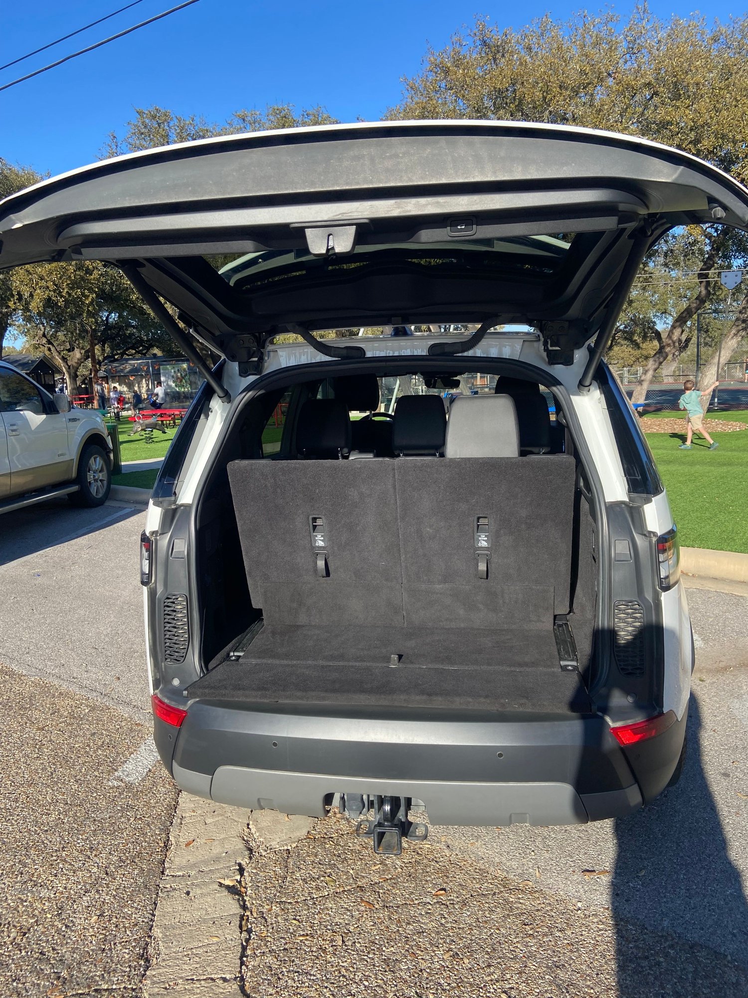2018 Land Rover Discovery - 2018 Discovery - Used - VIN SALRG2RV9JA059386 - 75,350 Miles - 6 cyl - AWD - Automatic - SUV - White - Temple, TX 76502, United States