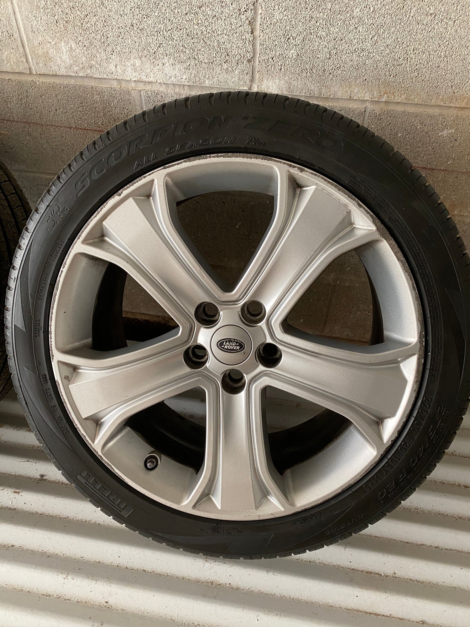 Wheels and Tires/Axles - Range Rover Sport 5 Spoke Wheels & Tires 275/40/R20 - Used - 0  All Models - Mishawaka, IN 46545, United States
