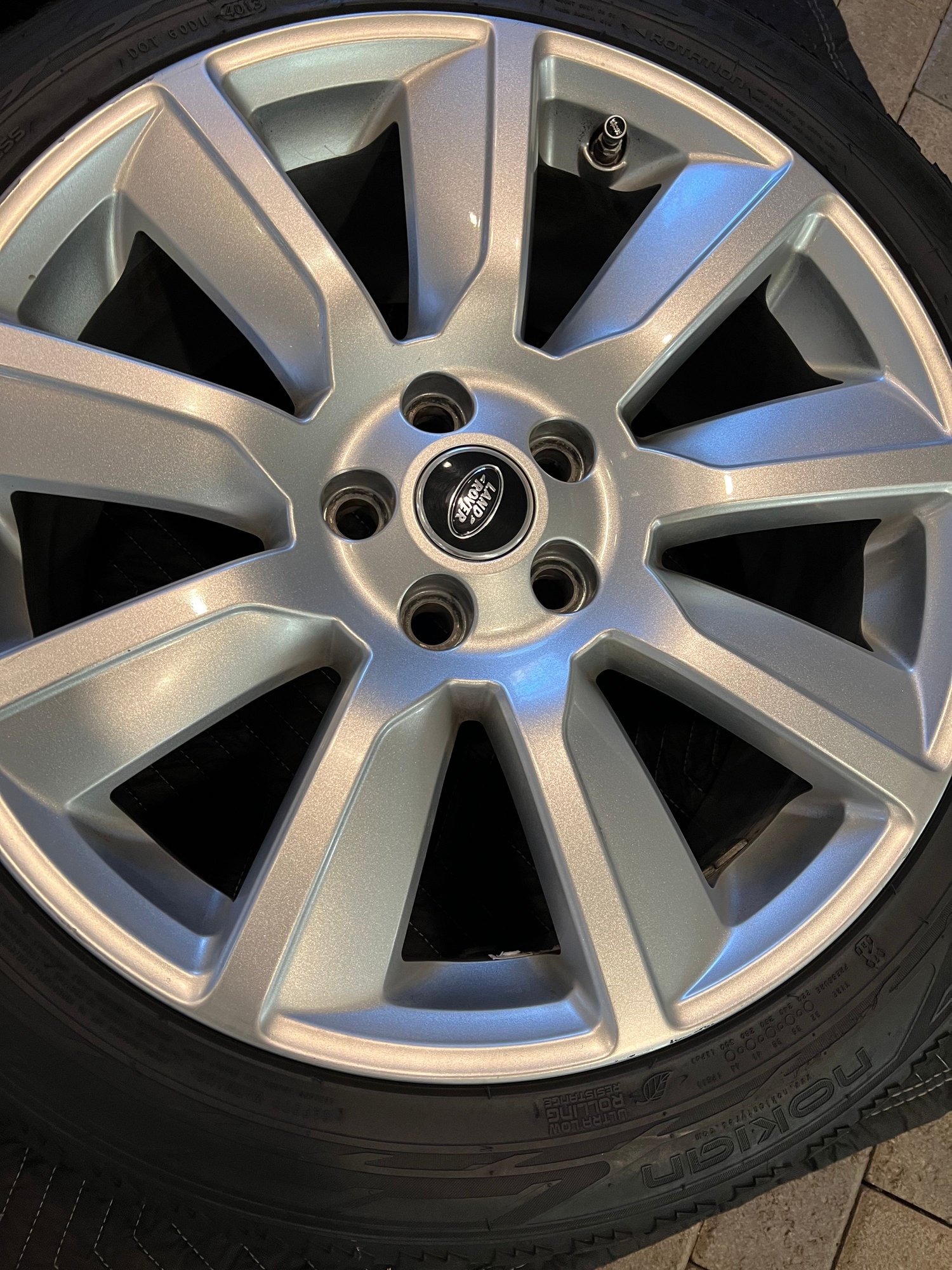 Wheels and Tires/Axles - OEM Land Rover 20" (LR030172) Wheels with Nokian Snow Tires - Fantastic Condition! - Used - 2006 to 2021 Land Rover All Models - New Canaan, CT 06840, United States