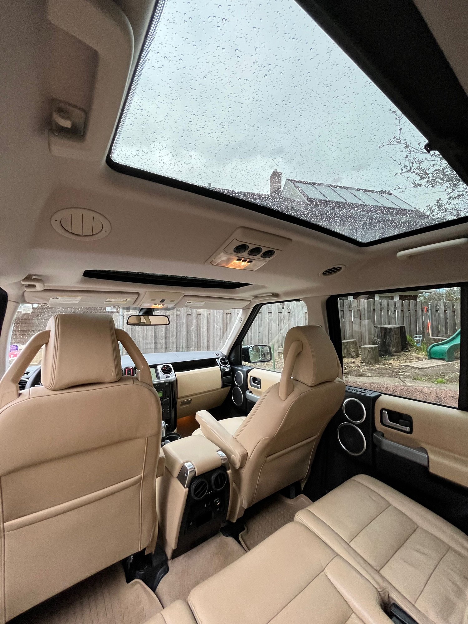 2008 Land Rover LR3 - 2008 LR3 HSE in great mechanical shape - Used - VIN SALAG25418A460581 - 116,000 Miles - 8 cyl - 4WD - Automatic - SUV - Black - Madison, WI 53706, United States