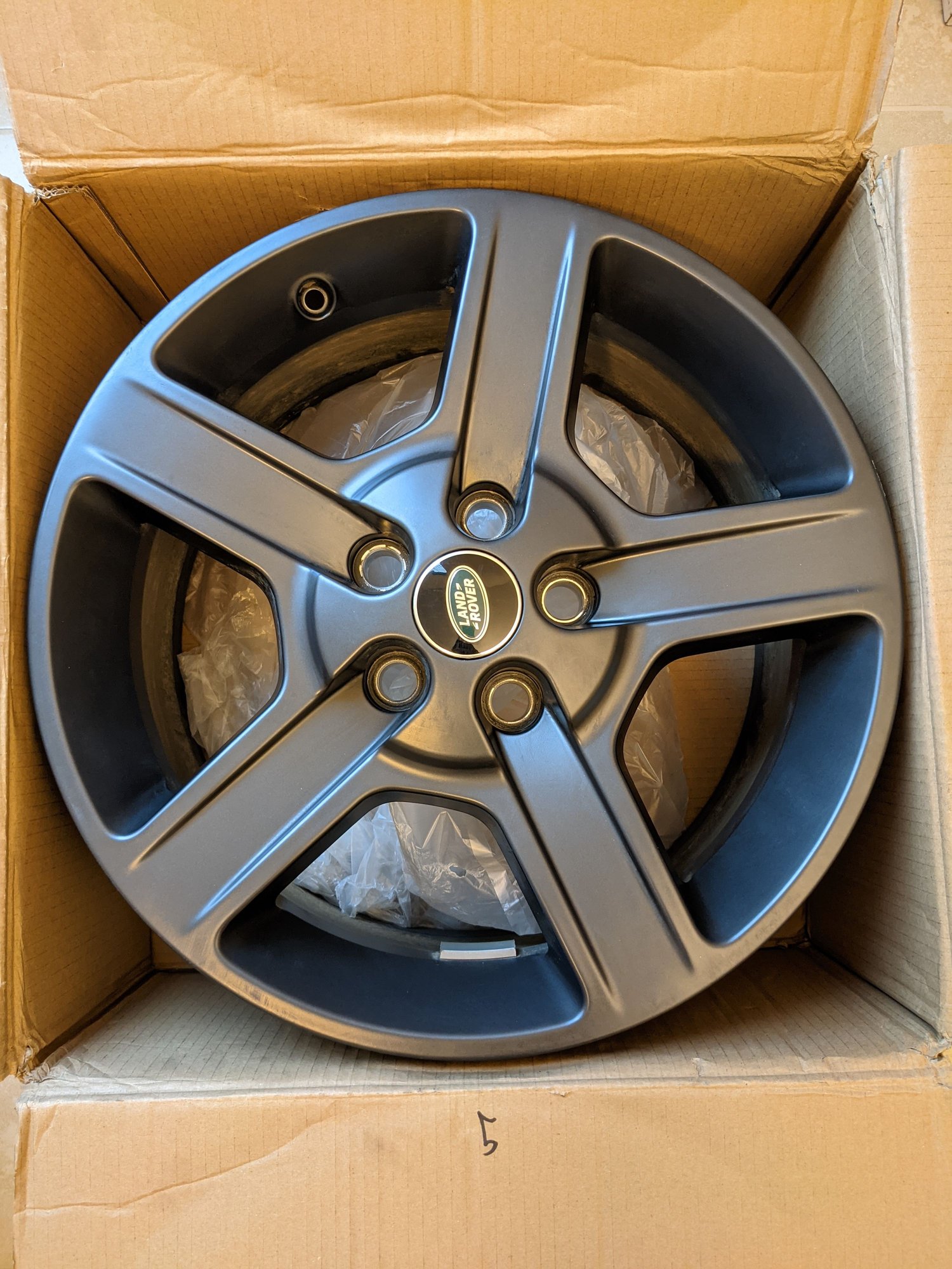 Wheels and Tires/Axles - 2021 Defender 18 alloy takeoffs - Used - 2020 to 2021 Land Rover Defender 110 - Pass Christian, MS 39571, United States