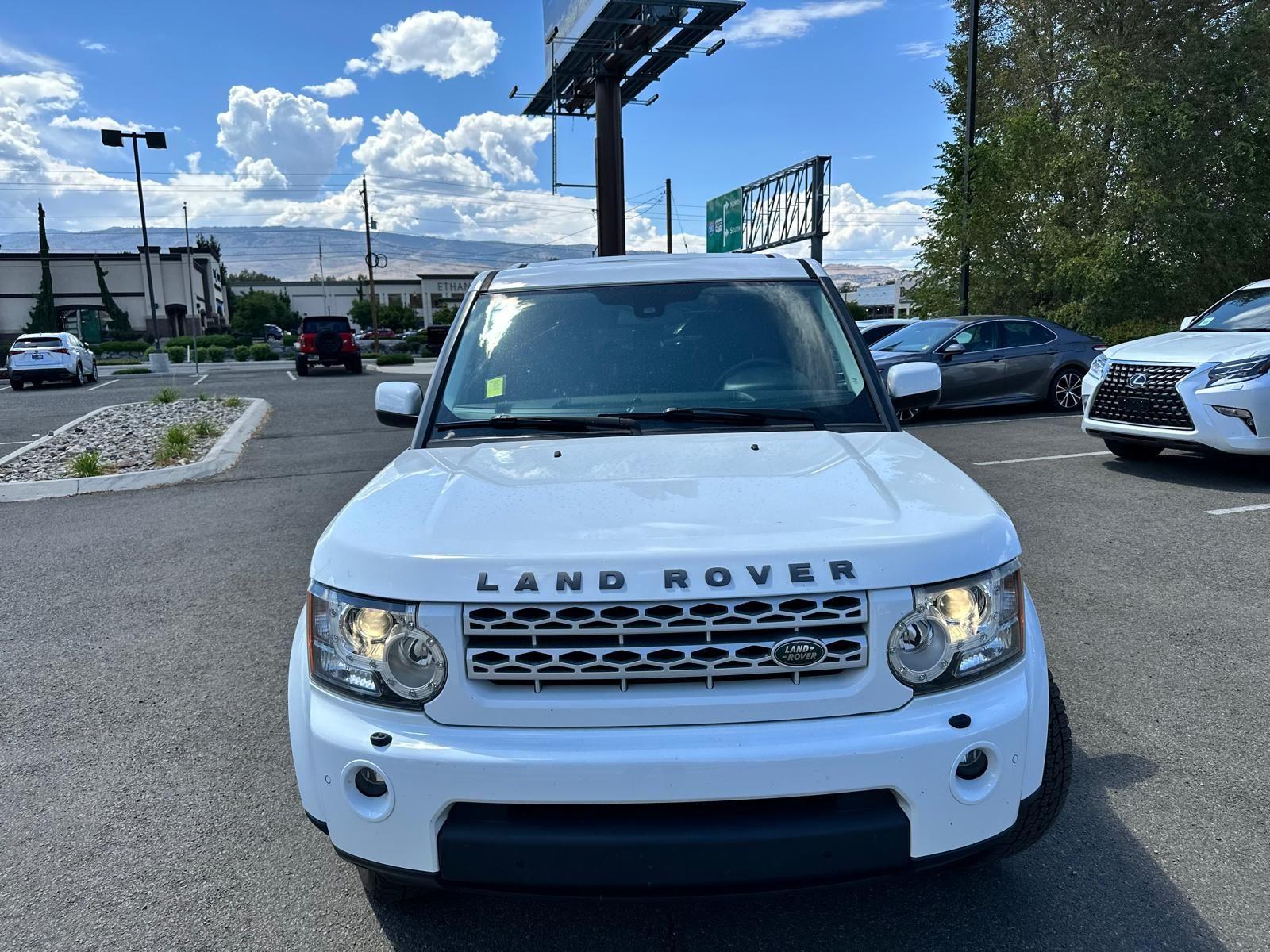 2013 Land Rover LR4 - LR4 in Great Shape looking for adventure partner - Used - VIN SALAG2D46DA677720 - 8 cyl - AWD - Automatic - Truck - White - Temecula, CA 92591, United States