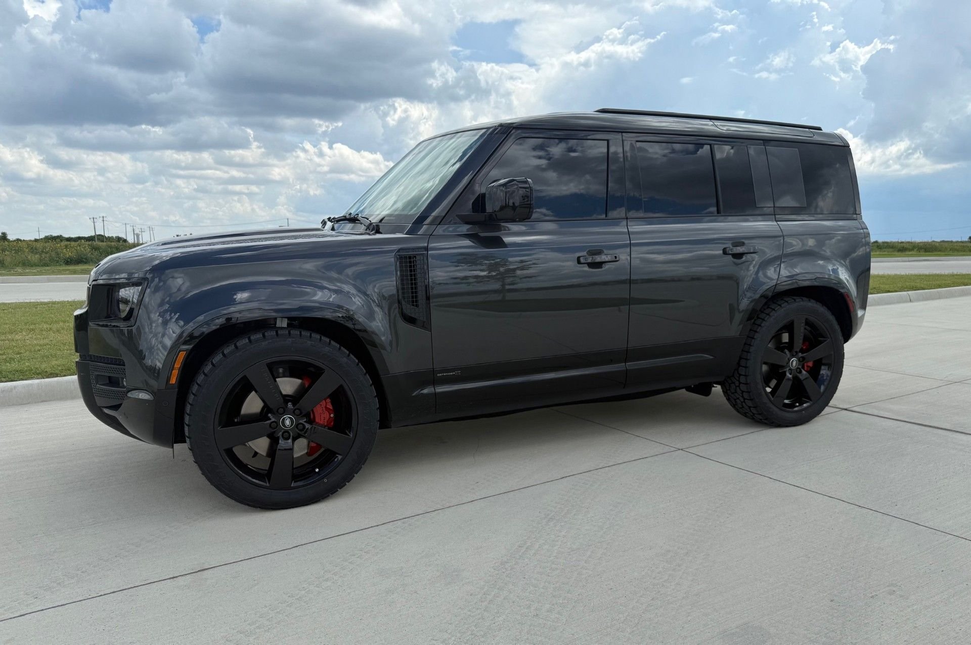 2025 Land Rover Defender - 2025 Defender X Carpathian Grey - Used - VIN SALEX7EU7S2445017 - 4,600 Miles - 6 cyl - AWD - Automatic - SUV - Plano, TX 75074, United States