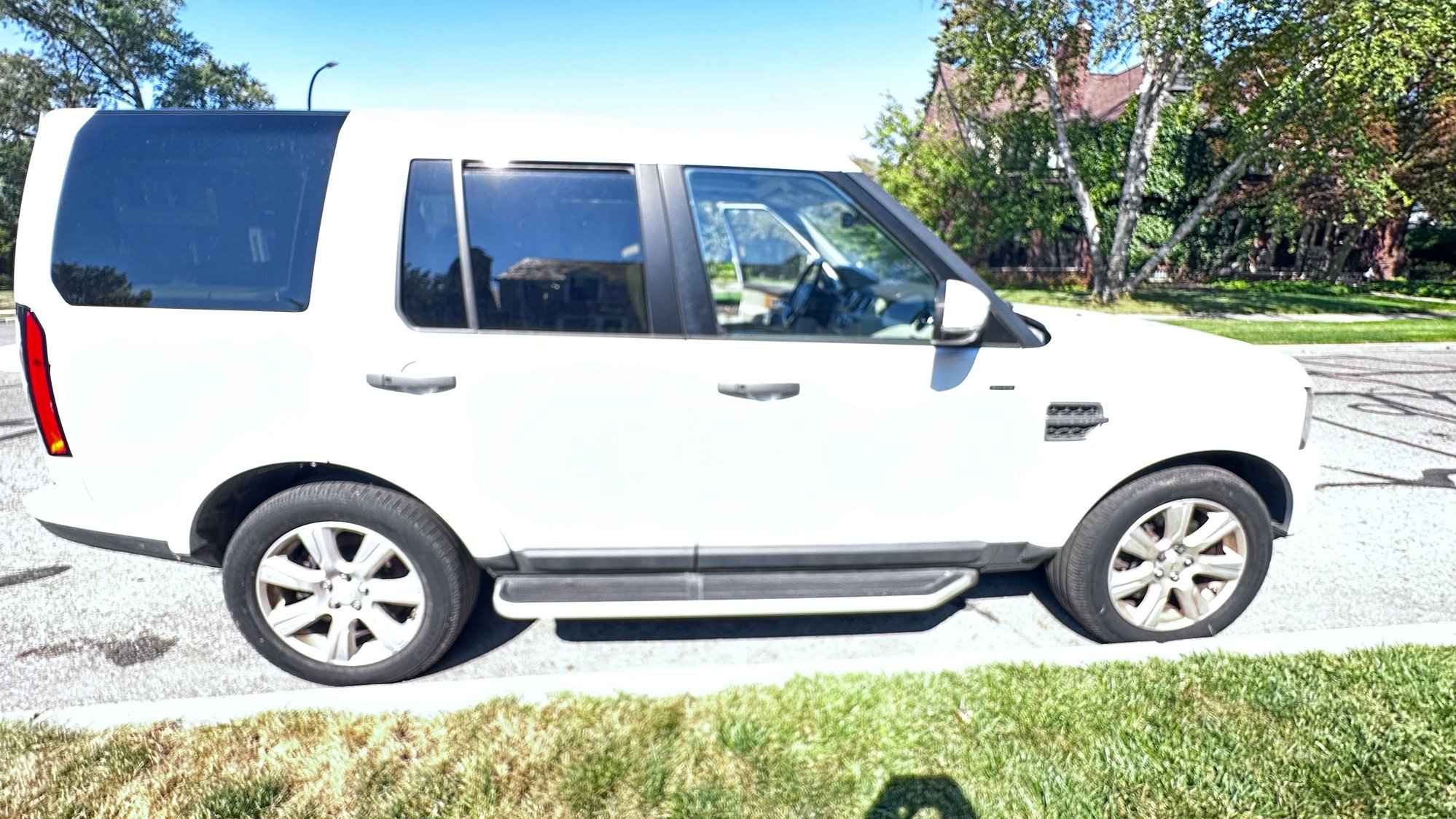 2015 Land Rover LR4 - 2015 Land Rover LR4 HSE- blown head gasket. Sold as-is. - Used - VIN SALAG2V6XFA758089 - 108,000 Miles - 6 cyl - 4WD - Automatic - SUV - White - Grosse Pointe, MI 48236, United States